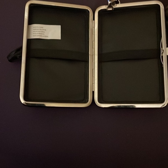 Black Faux Leather Reptile Skin Wristlet NWOT - Picture 2 of 3